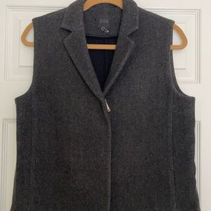 Sleeveless ling jacket from Cos